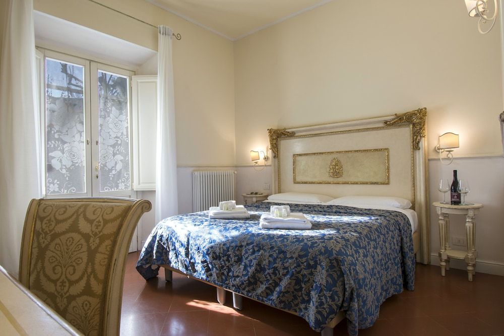 undefined Relais Tiffany