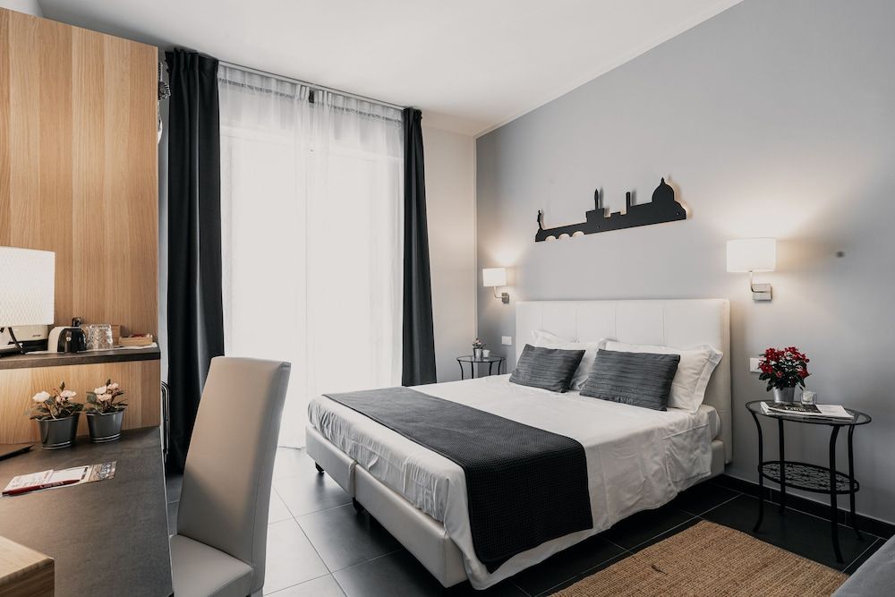 Easy Florence Deluxe Triple Room, 1 Bedroom, Balcony