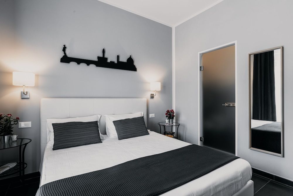 Easy Florence Deluxe Double Room, 1 King Bed, Balcony