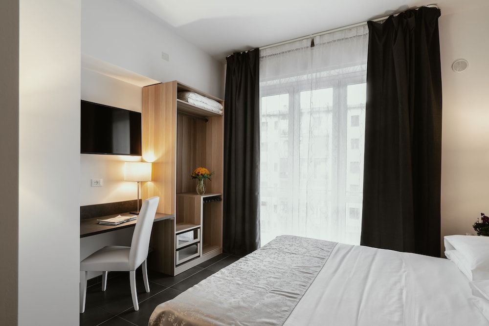 Easy Florence Comfort Double Room, 1 King Bed, Balcony