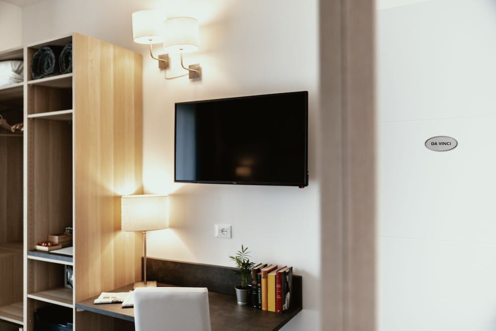 Easy Florence Deluxe Double Room, 1 King Bed, Balcony 6