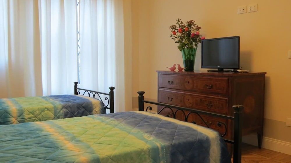 L'Ulivo Chiantigiana 115 Family Room, Connecting Rooms (Rossa) 5