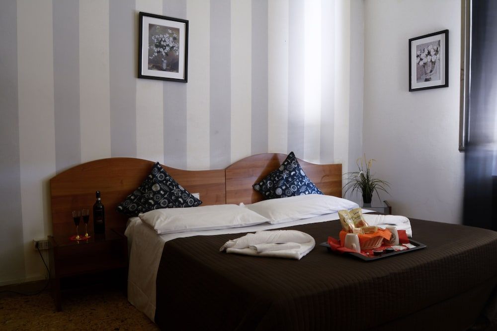 undefined Darius Firenze B&B 3