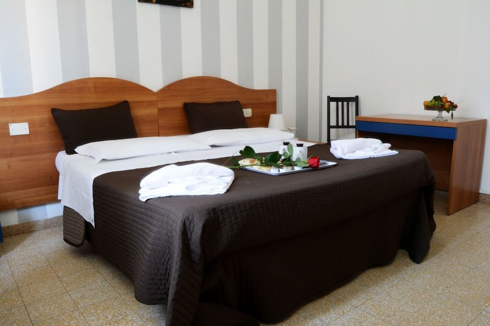 undefined Darius Firenze B&B 2