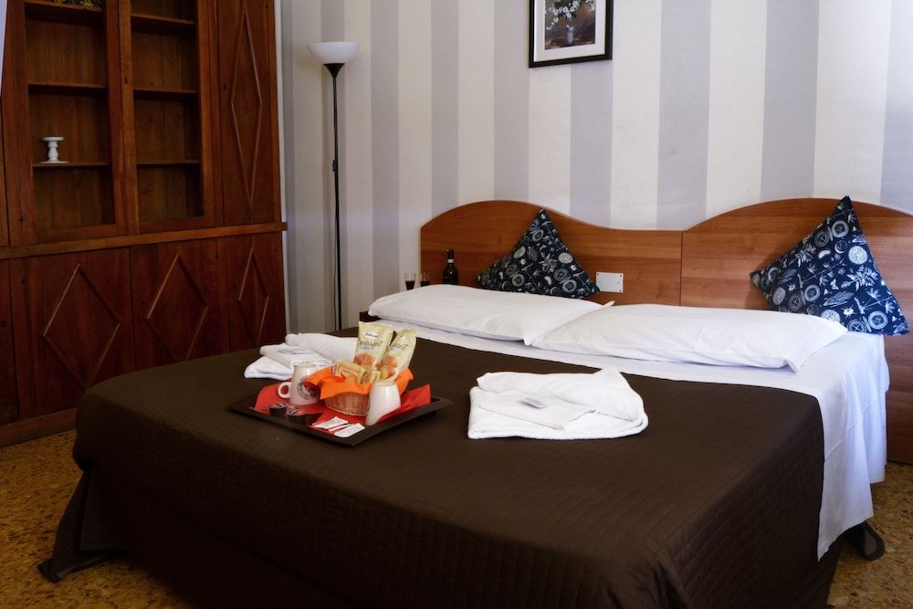 undefined Darius Firenze B&B 7