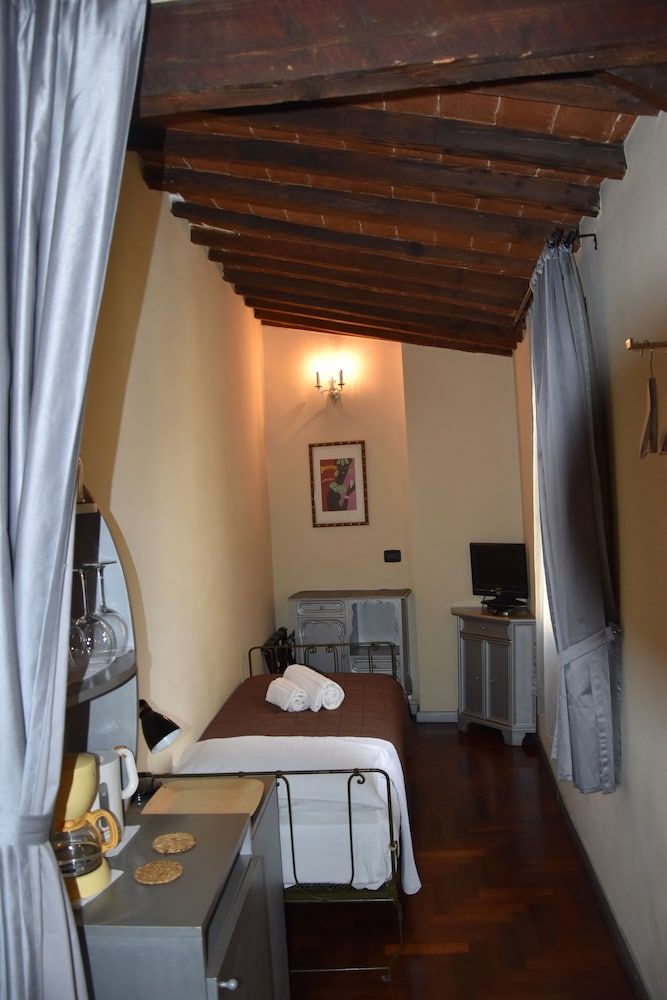 The Blacksheep B&B Triple Room (Silver Suite) 2