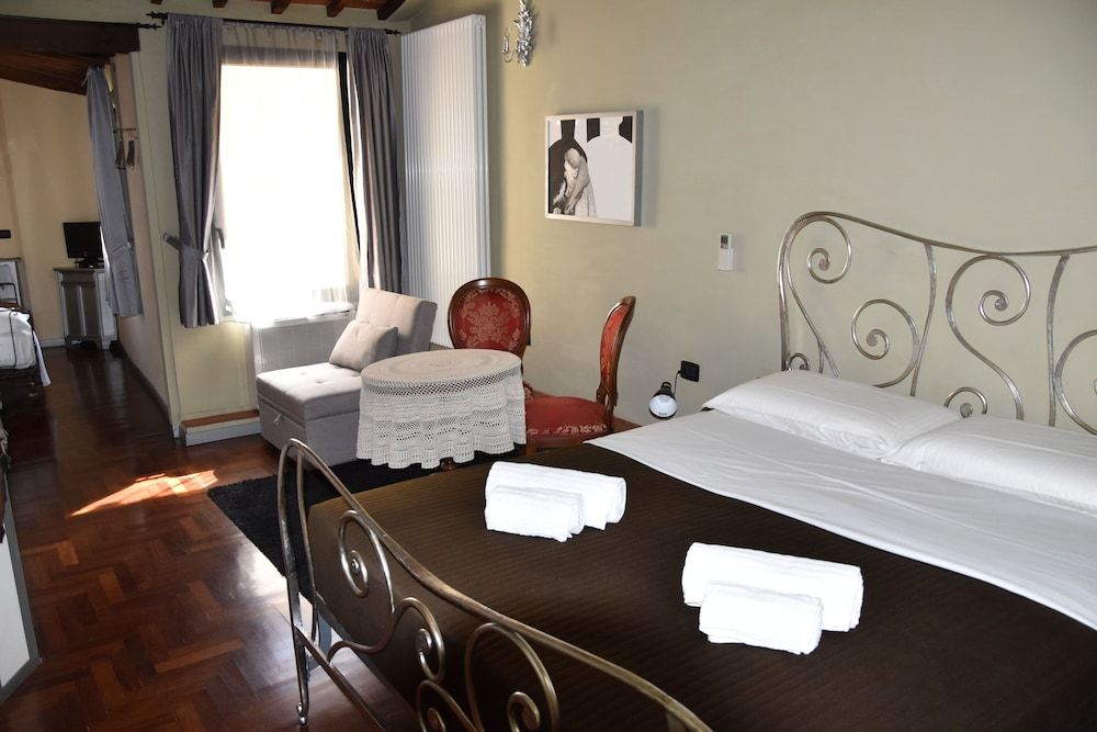 undefined The Blacksheep B&B 5