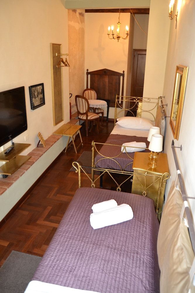 undefined The Blacksheep B&B 6