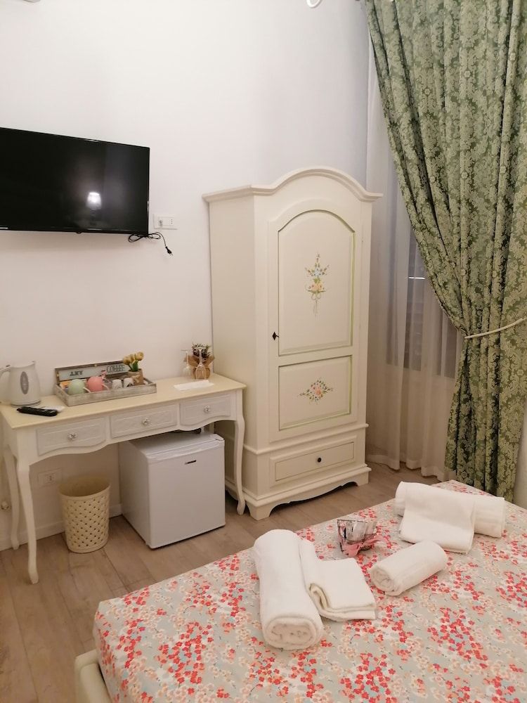 Shabby Old Town Traditional Double Room, Shared Bathroom 2