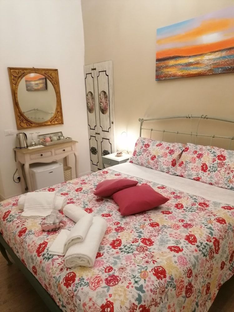Shabby Old Town Comfort Double Room 2