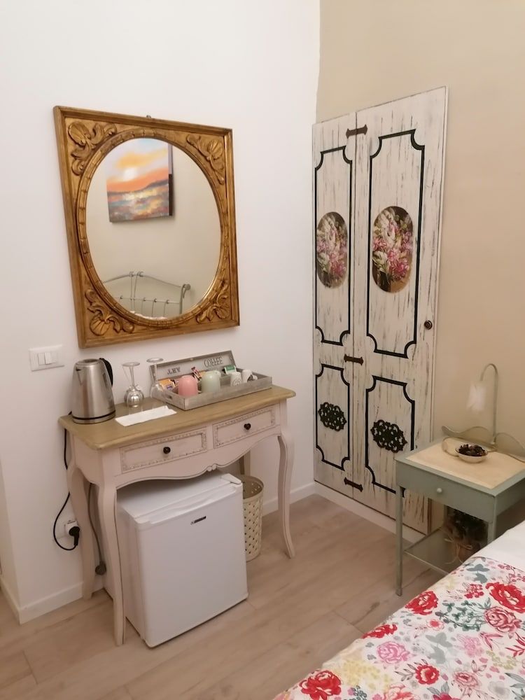 undefined Shabby Old Town 9