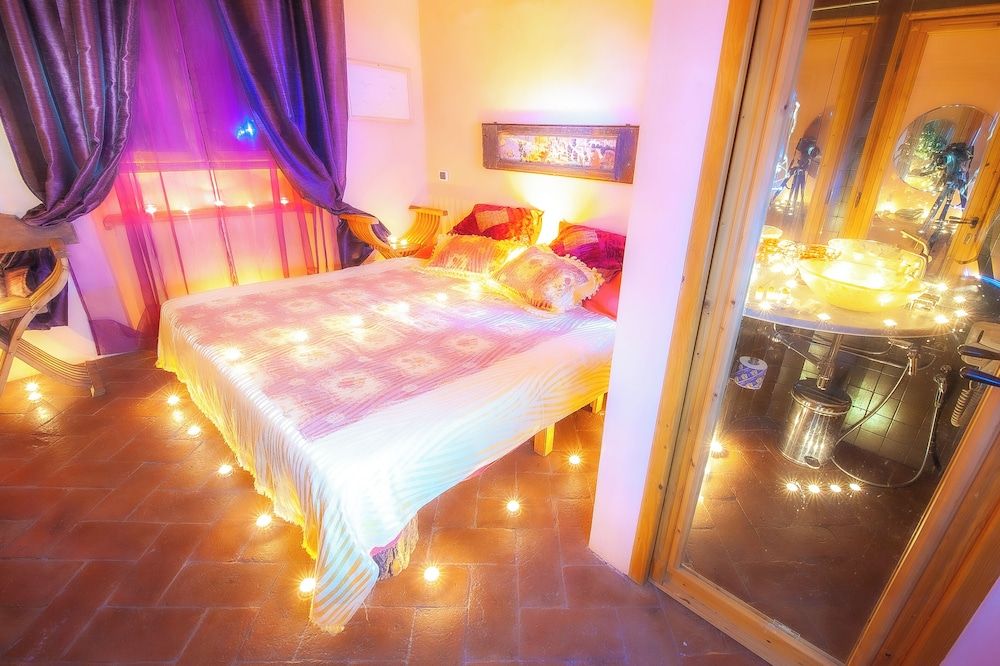 Castello di Montalbano Deluxe Double Room, 1 King Bed, Jetted Tub 3