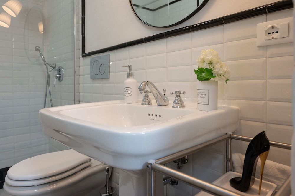 Design Loft in Florence - Hosted by Sweetstay Basic Loft, 1 Double Bed with Sofa bed 28