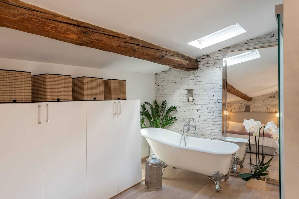 Design Loft in Florence - Hosted by Sweetstay Basic Loft, 1 Double Bed with Sofa bed 32