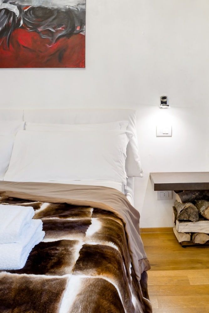 undefined Luxury 2 Bedroom Apartment with Hot Tub - Florence City Center 8