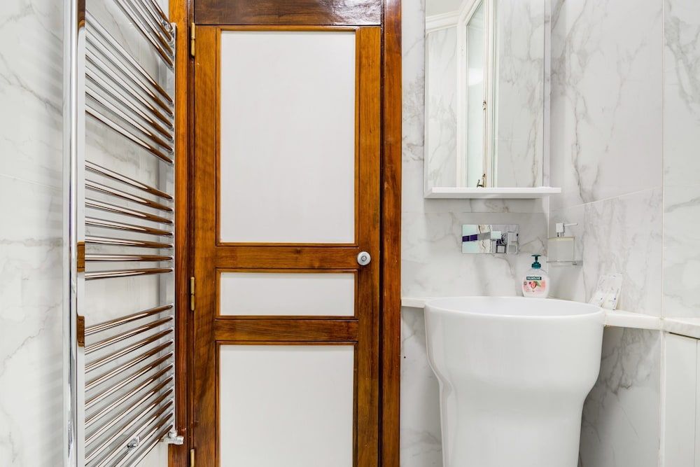 Luxury 2 Bedroom Apartment with Hot Tub - Florence City Center Luxury Suite, Multiple Beds 10