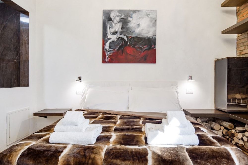 undefined Luxury 2 Bedroom Apartment with Hot Tub - Florence City Center 6