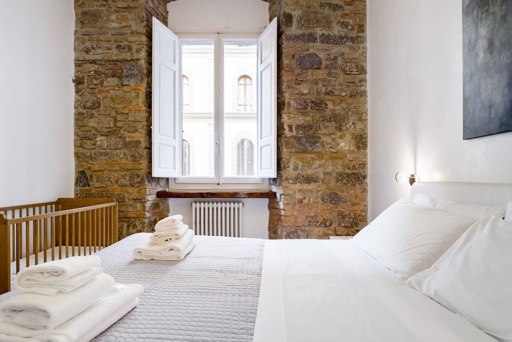 undefined Luxury 2 Bedroom Apartment with Hot Tub - Florence City Center 9