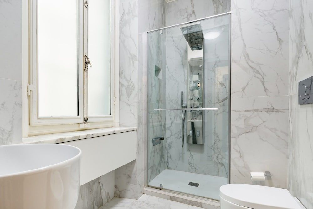 Luxury 2 Bedroom Apartment with Hot Tub - Florence City Center Luxury Suite, Multiple Beds 11