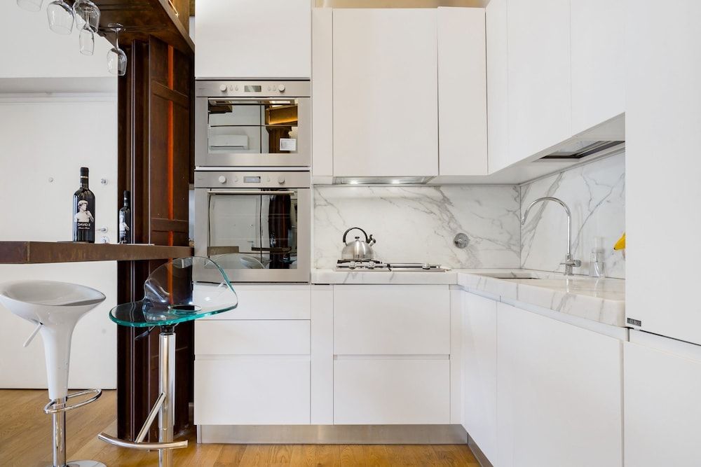 Luxury 2 Bedroom Apartment with Hot Tub - Florence City Center Luxury Suite, Multiple Beds 8