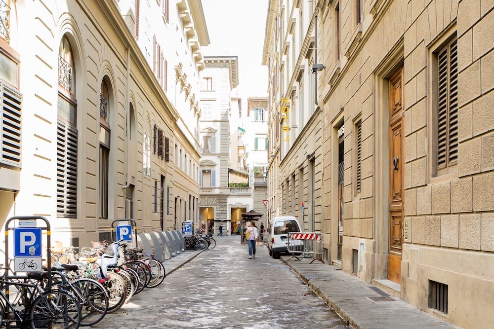 undefined Luxury 2 Bedroom Apartment with Hot Tub - Florence City Center