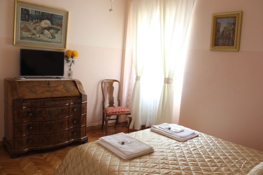 undefined Florence Moreno's Home 4