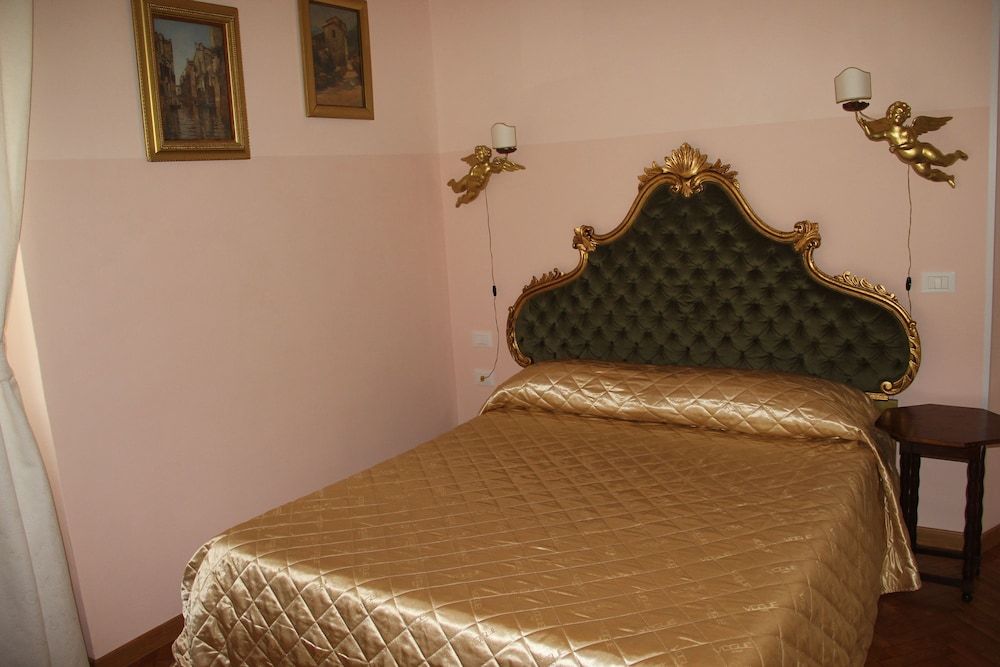 undefined Florence Moreno's Home 5