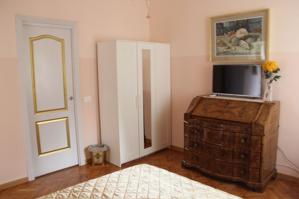 undefined Florence Moreno's Home 10