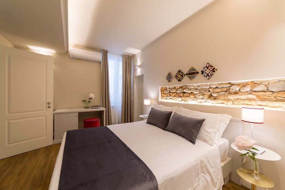 undefined Atelier Altafronte 8