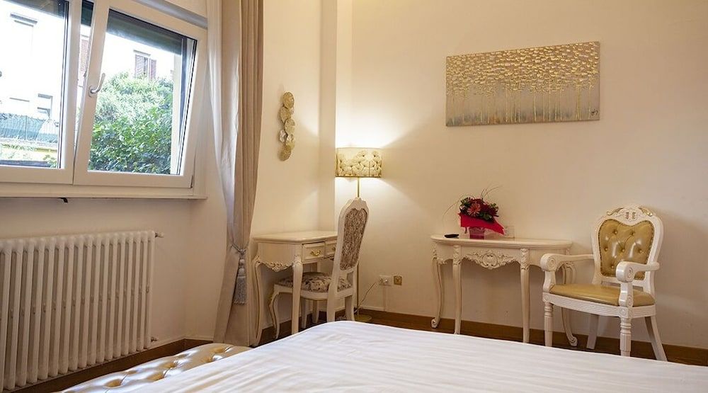 Villa Royal B&B Double Room, 1 Bedroom, Private Bathroom (Bathroom outside) 3