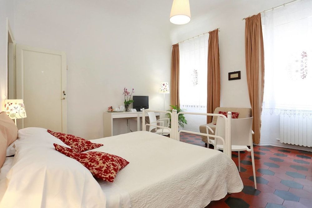 Lucretia House Affittacamere Classic Double Room, Ensuite 2
