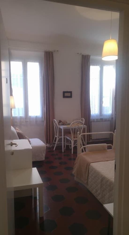 Lucretia House Affittacamere Classic Double Room, Ensuite 5