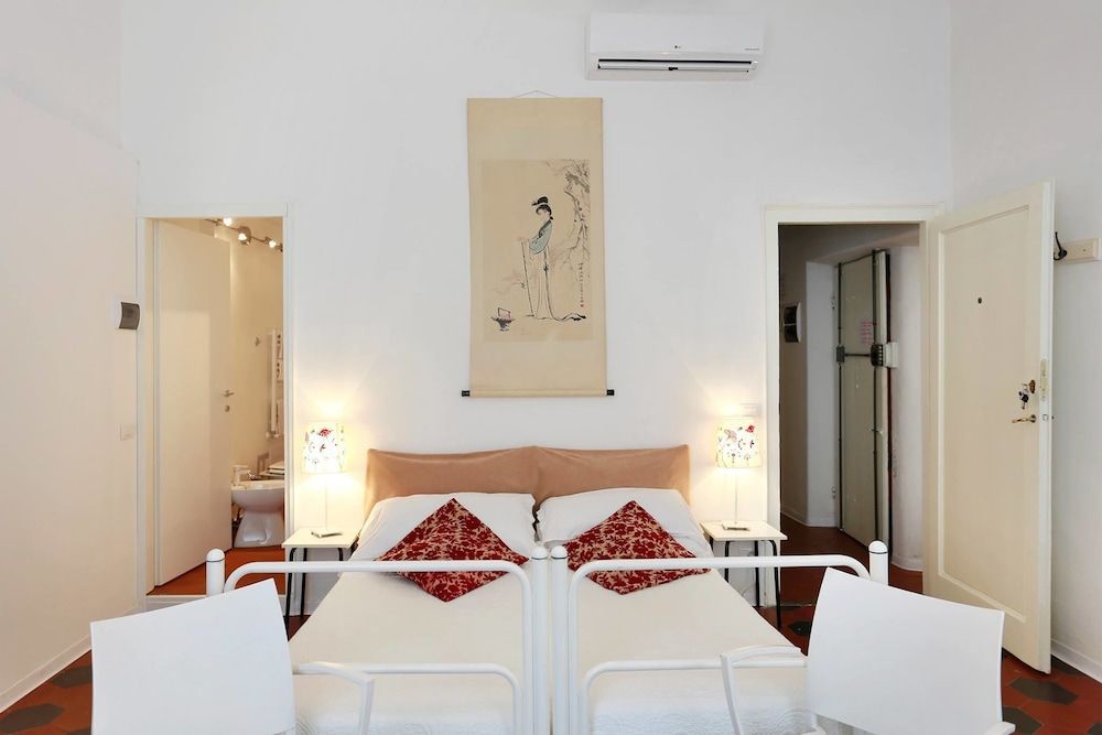 undefined Lucretia House Affittacamere