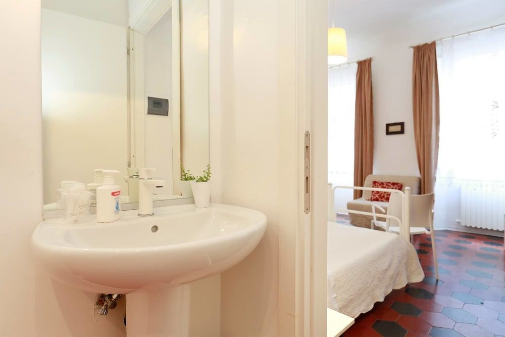 Lucretia House Affittacamere Classic Double Room, Ensuite 7