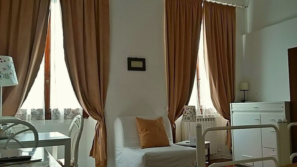 Lucretia House Affittacamere Classic Double Room, Ensuite 3