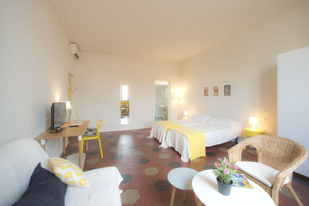 Florence Oasis Comfort Quadruple Room, Private Bathroom 2