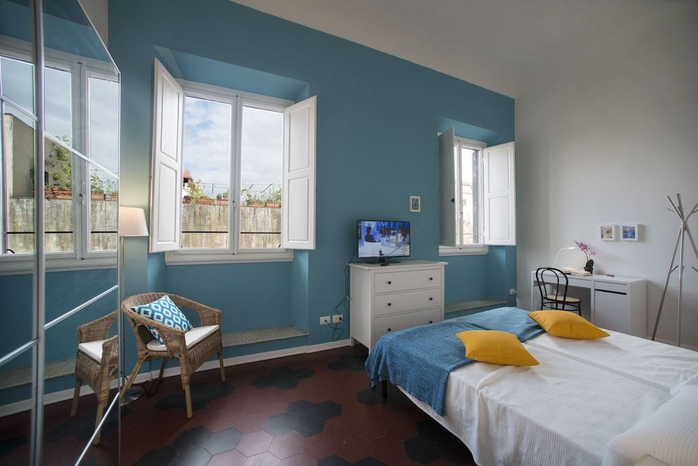 Florence Oasis Deluxe Double or Twin Room, Private Bathroom 2