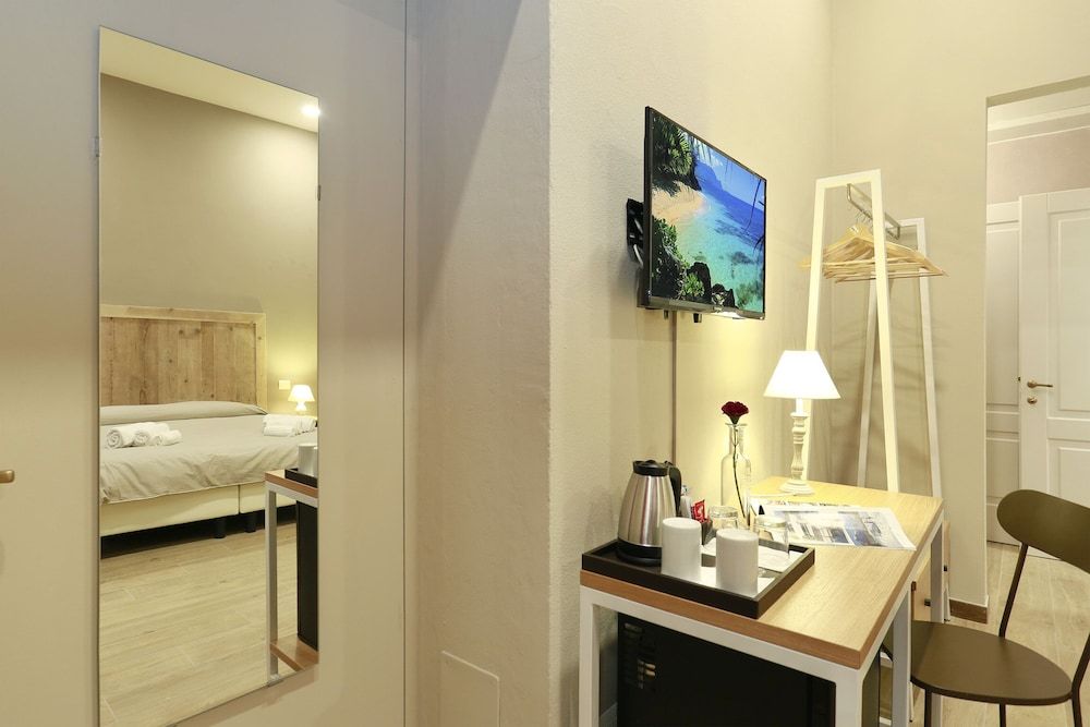 Tornabuoni Boutique Double Room 14