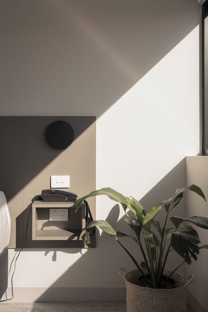 429 Apartments and Suites Deluxe Waterview King 11