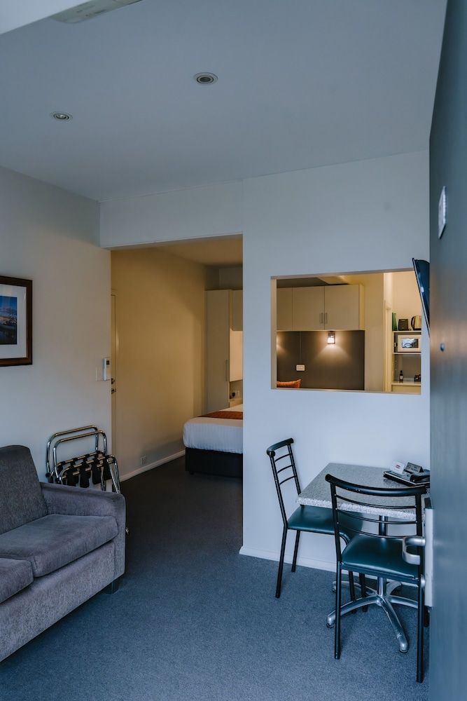 429 Apartments and Suites Ground Floor 5