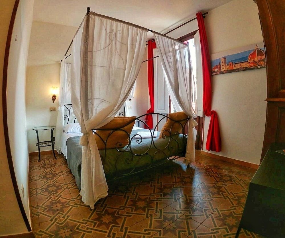 Holiday Rooms Florence Double Room, Balcony 5