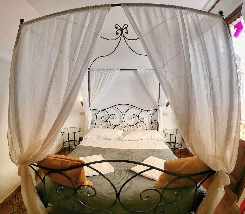 Holiday Rooms Florence Double Room, Balcony 2