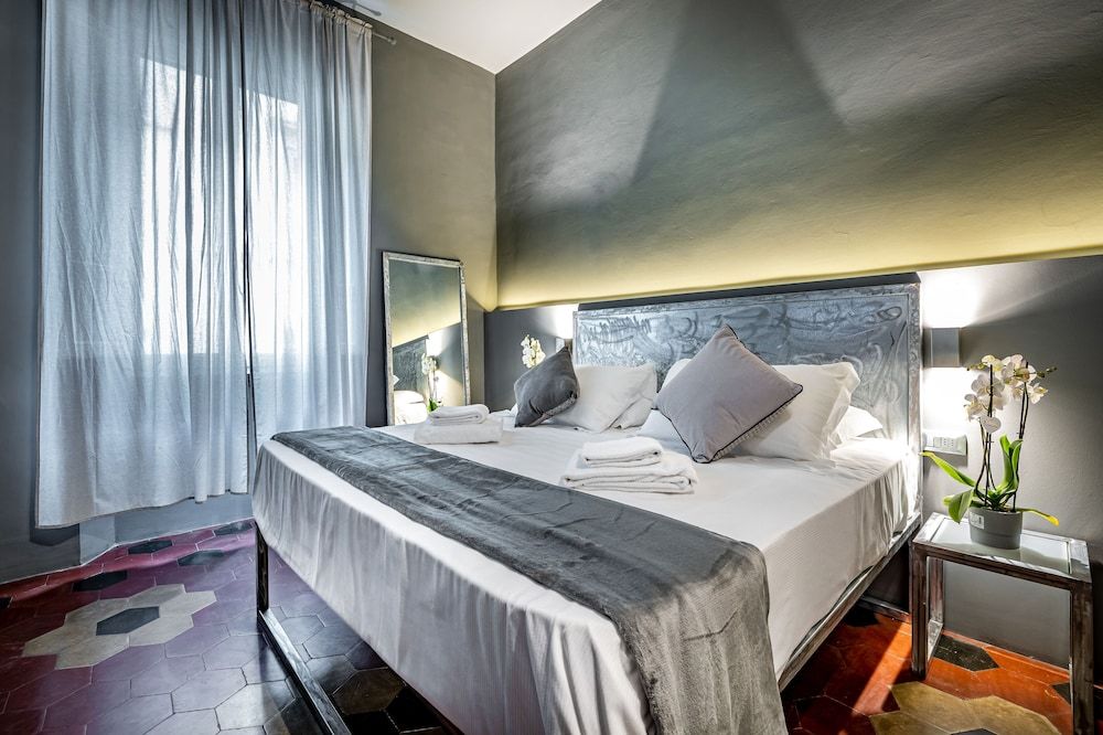 undefined Mama's Home Florence