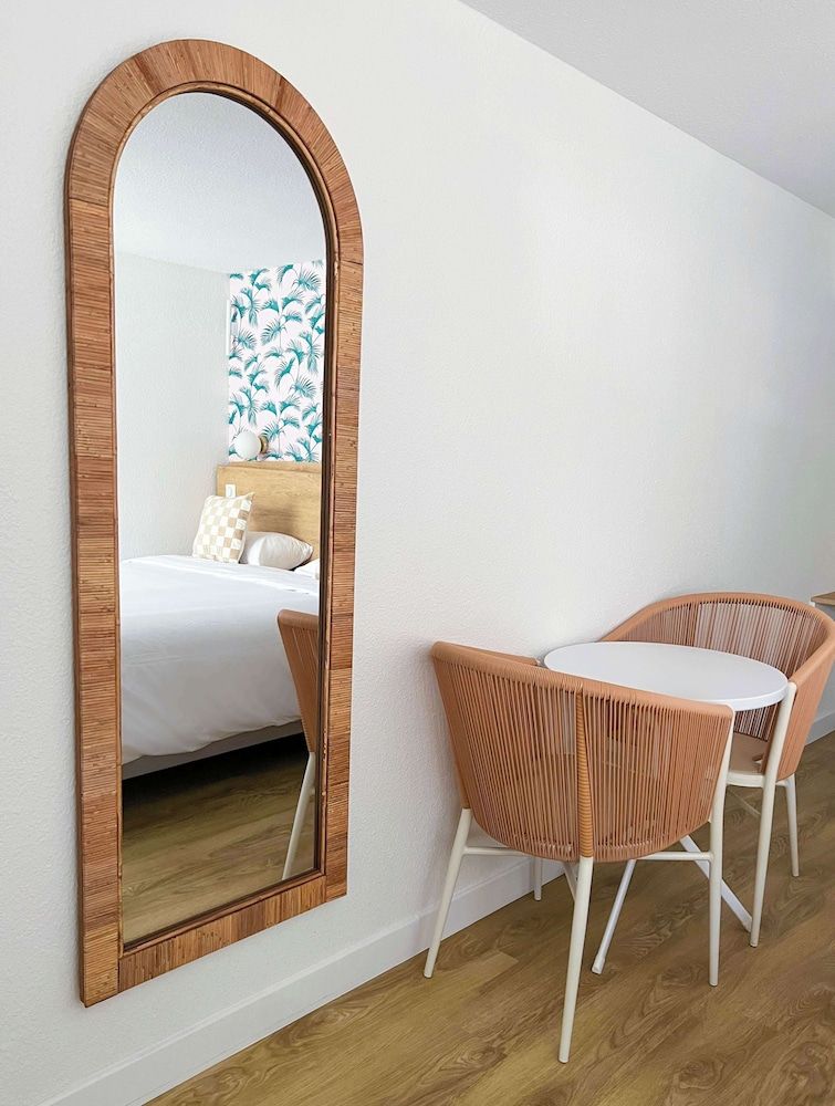 Kyriad Cannes - Mandelieu Standard Room, 1 King Bed 13