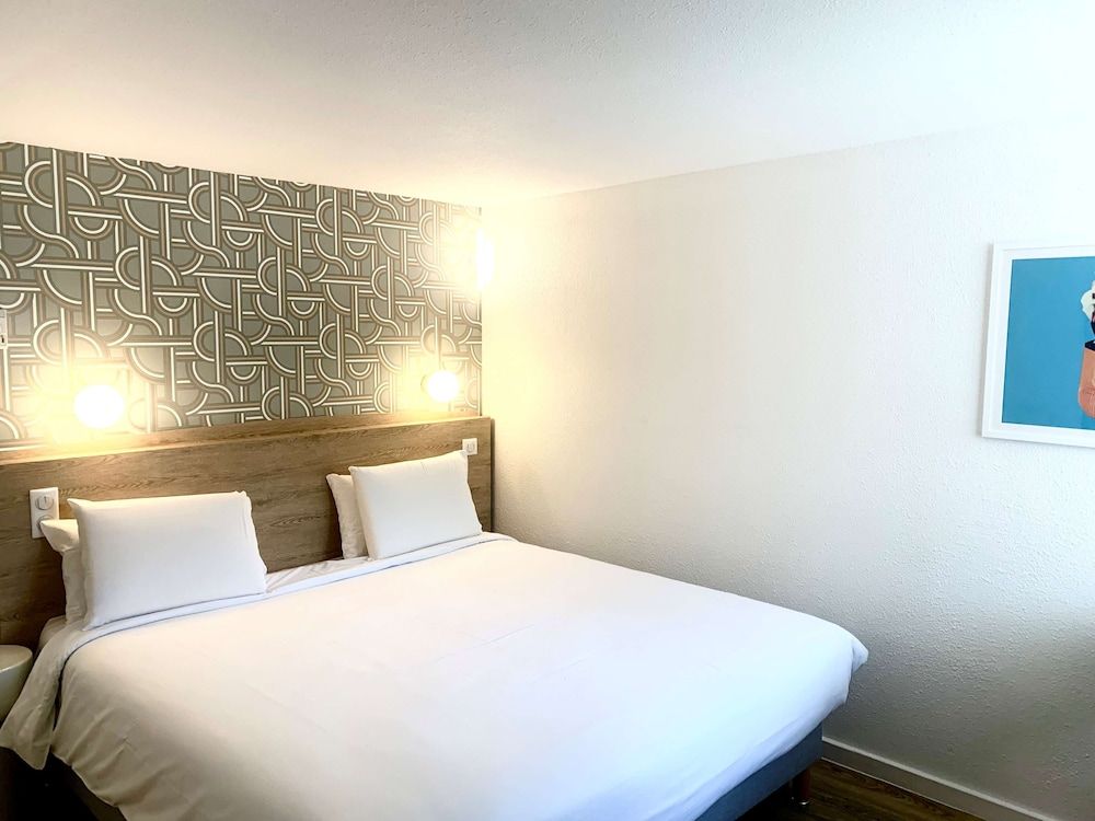 Kyriad Cannes - Mandelieu Standard Room, 1 King Bed 5