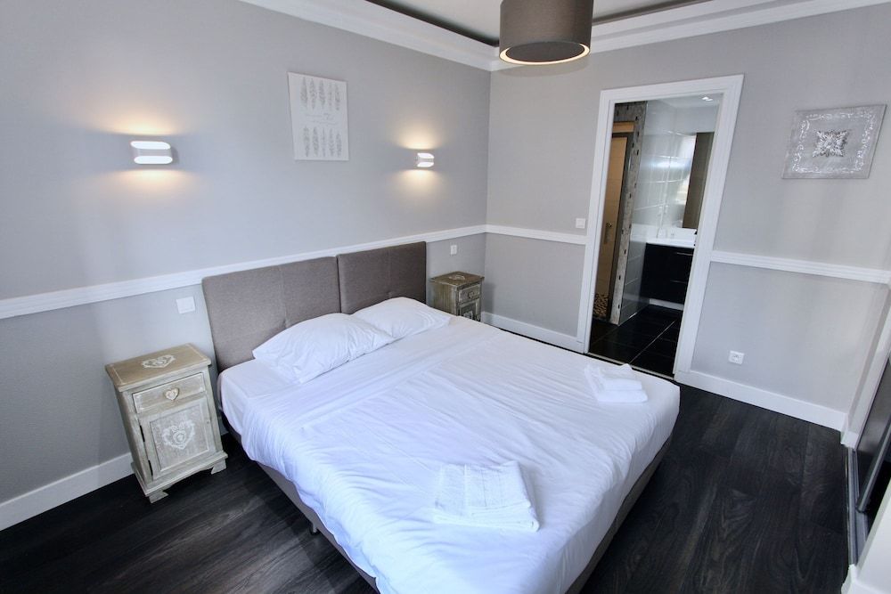 undefined Cannes Luxury Residence Rentals 2