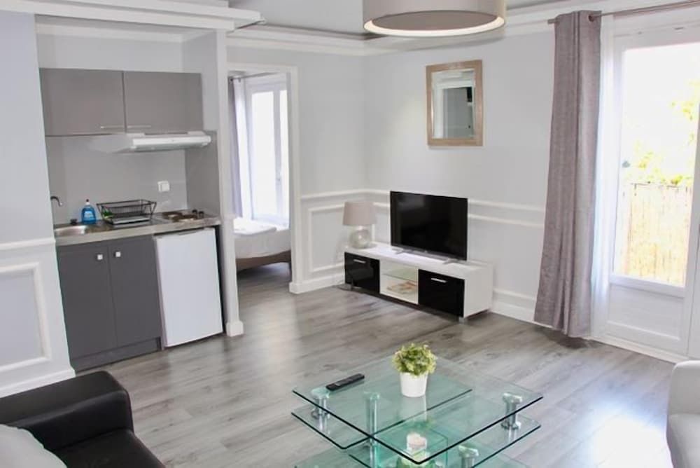 Cannes Luxury Residence Rentals Apartment, Balcony 10
