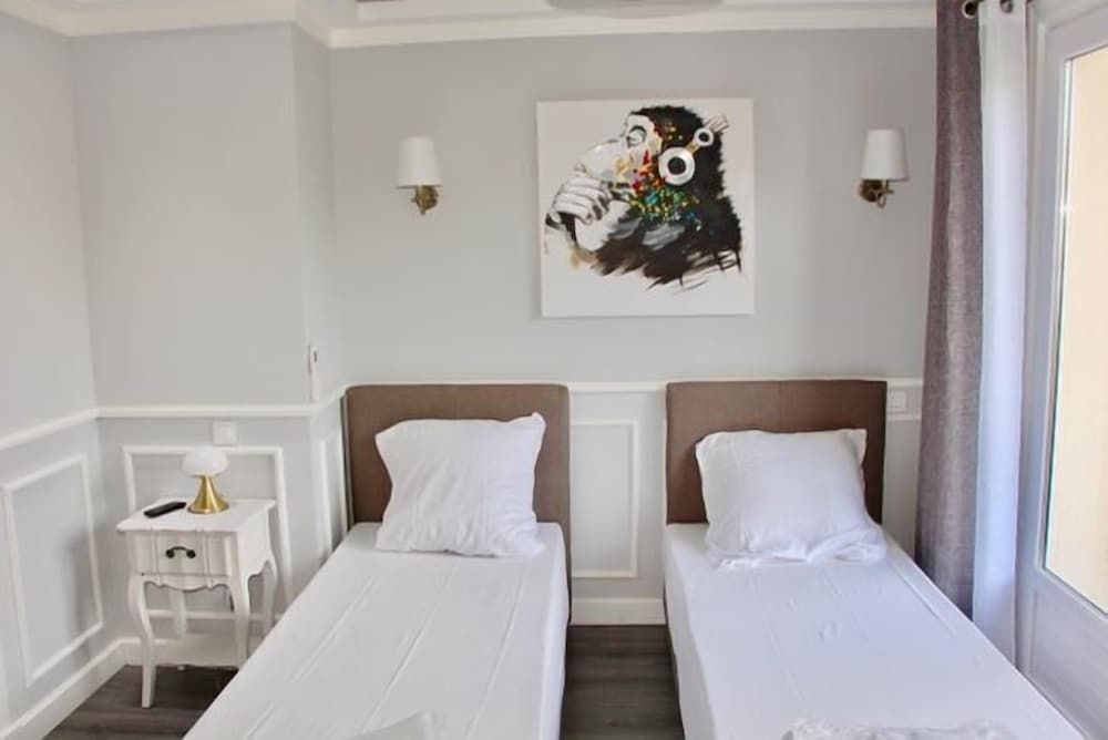 Cannes Luxury Residence Rentals Apartment, Balcony 3