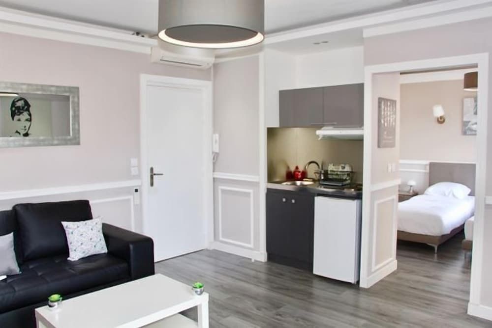 Cannes Luxury Residence Rentals Apartment, Balcony 4