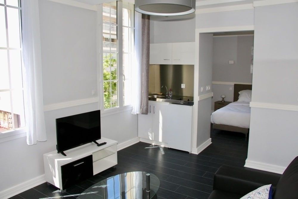 undefined Cannes Luxury Residence Rentals 10